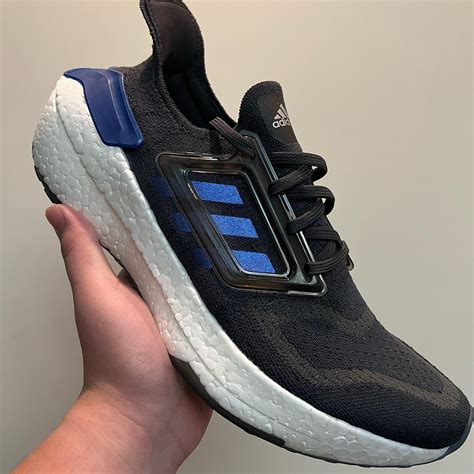 adidas glimmende neus|First Look At The adidas UltraBOOST 23 .